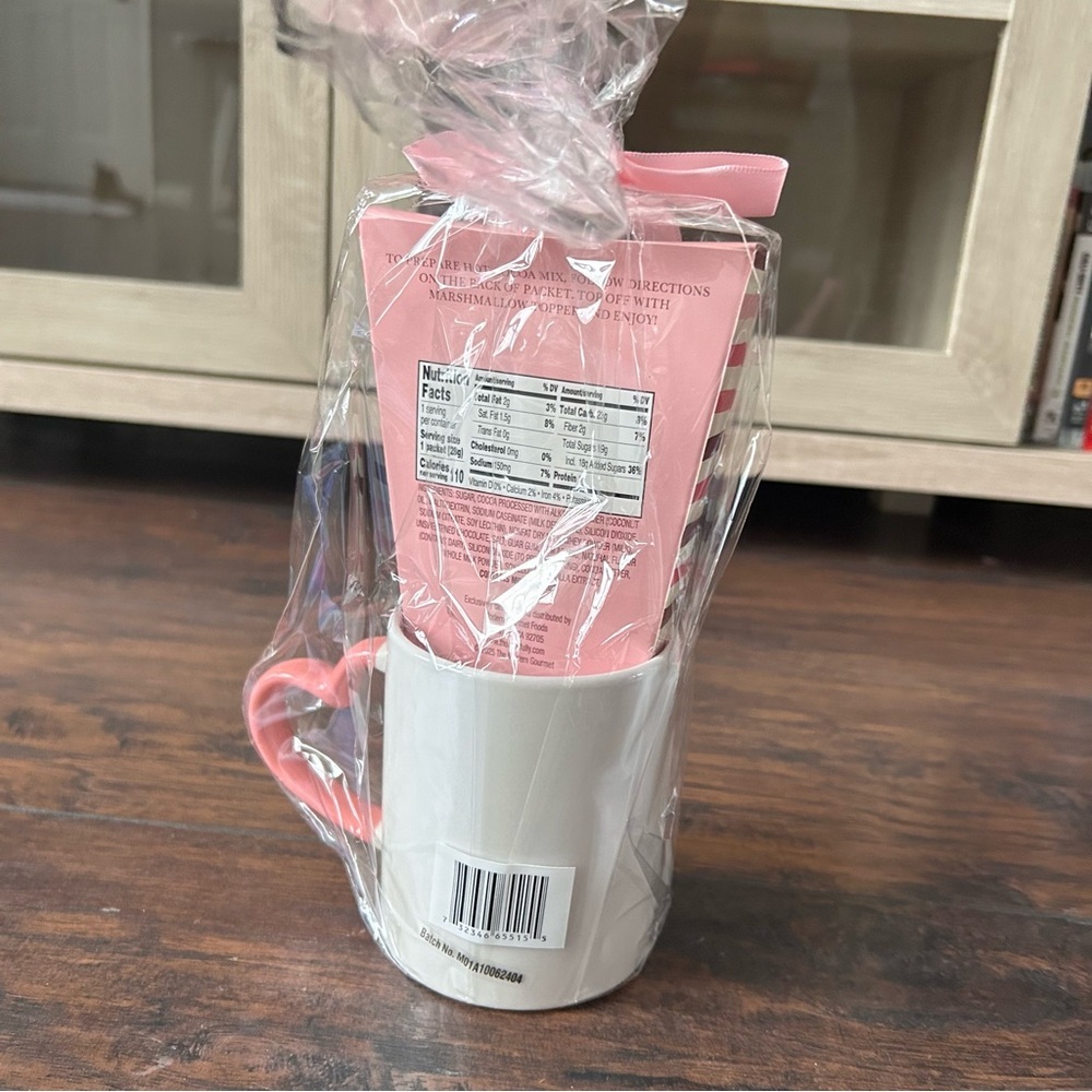 Valentine's Heart Mug with Ghirardelli Hot Cocoa Mix - Picture 4 of 10